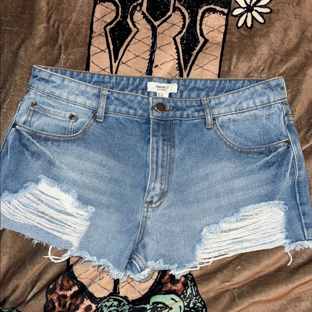 NWOT 31 NO STRETCH Forever 21 Light Blue Distressed Jean Shorts